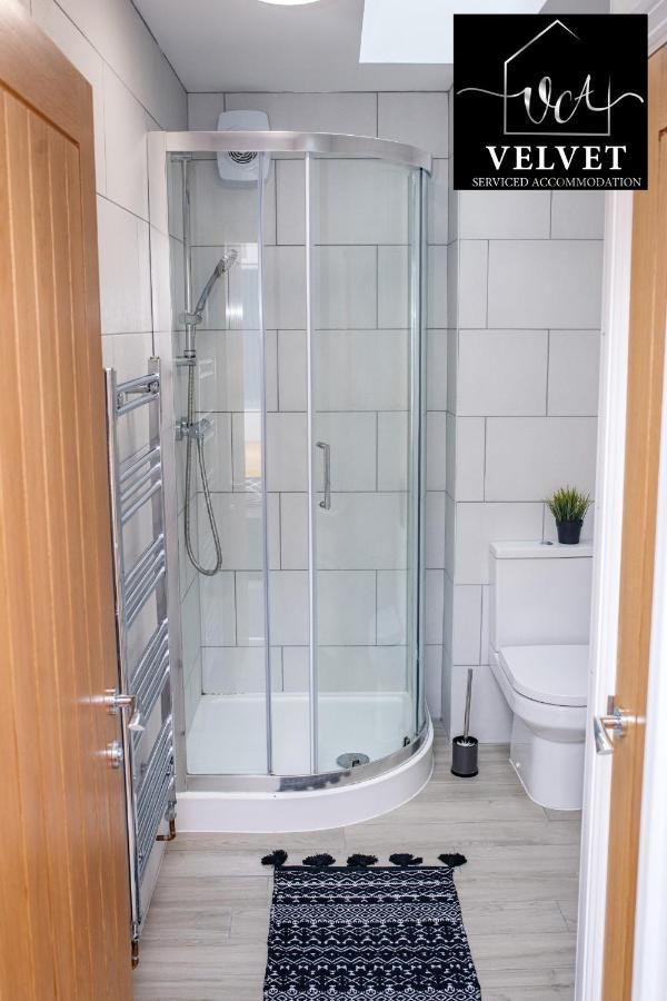 Apartamento 1 Bed House , Free Wifi,Free Parking,Leasure,Business Swansea Exterior foto
