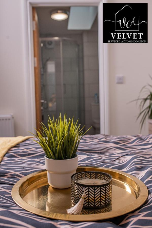 Apartamento 1 Bed House , Free Wifi,Free Parking,Leasure,Business Swansea Exterior foto