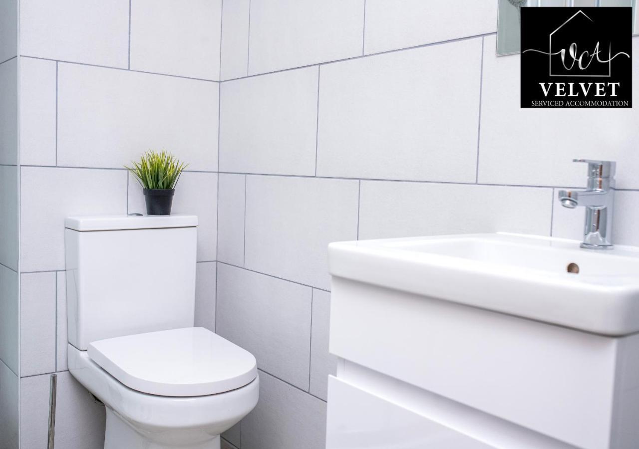 Apartamento 1 Bed House , Free Wifi,Free Parking,Leasure,Business Swansea Exterior foto